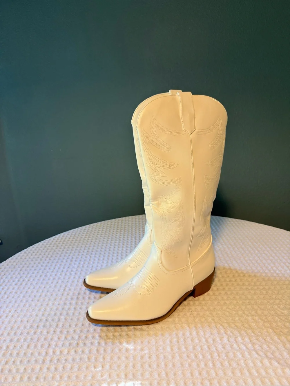 IDIFU White Knee-High Western Cowboy Boots for Women